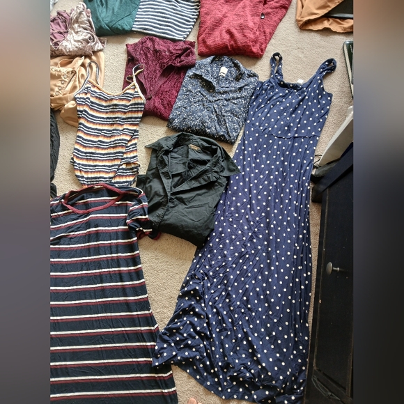 Size Small - Huge Bundle Of Clothing - Picture 2 of 8
